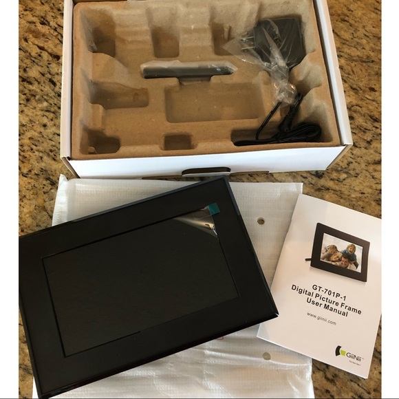 Digital Picture Frame - Picture 2 of 5